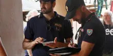 Aggredito e rapinato della collana: “Mi ha colpito al petto ed è fuggito”
