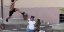 "Mio figlio ha sbagliato, ma è stato provocato"