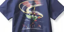Sui monti con la t-shirt del Carlino