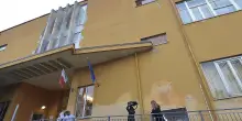 "Gli scolari non sono pacchi postali, chiudere la Manzi è scriteriato"