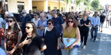 La cugina Arianna dall’altare: "Sempre gioioso, portava la luce. Sento un vuoto enorme, mi manchi"
