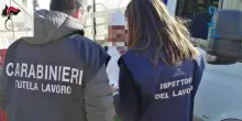 Lavoratori ‘in nero’ e violazioni di sicurezza: sospese due ditte di logistica