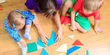 Sospese due maestre. Indagate per maltrattamenti: “Bambini percossi e insultati”