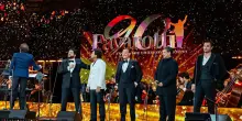 Omaggio a Pavarotti. Parata di stelle sul palco dell’Arena: "Una serata di vita"