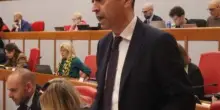 Pipe gratuite per il crack. FdI: "Comune e Asl, scelta da spacciatori"