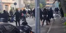 Guerriglia prima del derby di basket. Sprangate e bombe carta a Rimini. Pioggia di Daspo per i tifosi violenti