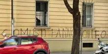 Offese, insulti e muri imbrattati al circolo Pd 2 agosto