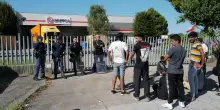 Gruppo8, la polizia interviene allo sciopero. Il sindacato Sudd Cobas denuncia: “Tre feriti”