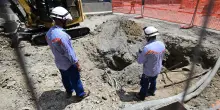 Black out in via di Corticella. Tram, tranciato cavo nel cantiere. Negozi e case al buio per tre ore