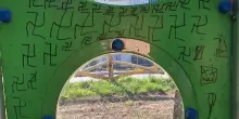 Svastiche disegnate al parco giochi: "Un episodio inqualificabile"