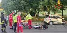 Castelnovo Monti, gravi due giovani dopo lo schianto fra auto