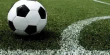 Calciatore ha malore in campo: salvato da poliziotto