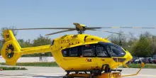 Cade dal tetto di casa, gravissimo un 46enne