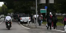Caos via Fratelli Rosselli: "Noi residenti assediati"