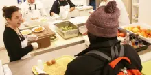 La mensa della Caritas: "Sessanta pasti al giorno, ci servono spazi più ampi"