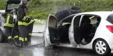 Incendio, auto a fuoco al Fanocenter