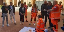 Formazione per utilizzare i defibrillatori in centro