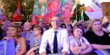 La campagna di Ricci: “La sanità è una priorità, ho una soluzione ai dazi. Fango contro di me”