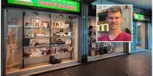 Chiuso negozio storico Photohouse, la rassegnazione: “Lavorare in centro non ripaga”