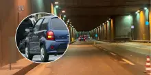 Sulla minicar contromano nel tunnel: panico tra gli automobilisti