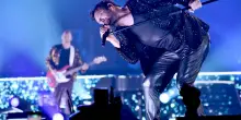 Doppio concerto di Cremonini a Bologna, la scaletta e l’orario delle 2 serate