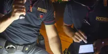 Incubo tra le mura di casa. Massacra di botte la moglie per le camicie piegate male. Marito violento allontanato