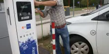 Auto elettriche, Cesena appiedata: "Discriminati i concessionari"