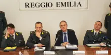 Fatture false per 15 milioni di euro. La Finanza blocca lo schema cinese