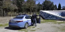 Ladri in fuga lasciano “firma” e atti di denuncia: doppio furto in una notte a Pesaro