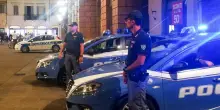 Commerciante si rifiuta di dargli i soldi, lui lo aggredisce con un bottiglia: arrestato