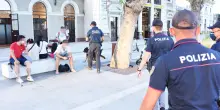 Litiga con la moglie e morde un poliziotto: arrestato a Rimini