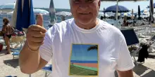 L’alga tossica fa la grazia: "Liberato" anche il Passetto. Il sindaco revoca l’ordinanza: "Qui l’estate non è mai finita"