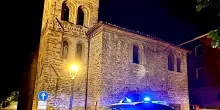 Pistola in pugno si aggira in centro. Scatta l’allarme: fermato 60enne