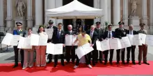 Festa della Repubblica. Tricolore e onorificenze ai Cavalieri al Merito: "Valori da difendere"