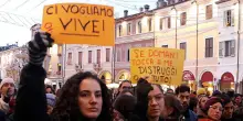 Allarme violenza sulle donne: "Basta una frase per chiedere aiuto"