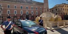 Jesi, pusher arrestato dai carabinieri in pieno centro durante la fiera di San Settimio