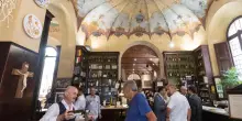 Mezzo secolo di Ca’ de Vèn. Da palazzo nobiliare a osteria. Un simbolo della ristorazione