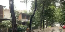 La mareggiata si ’mangia’ la spiaggia