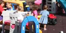 Caldo nei Nidi e nelle materne: la giunta corre ai ripari tra ‘pinguini’ e carotaggi