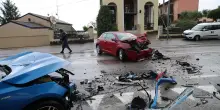 Schianto frontale sull’Adriatica, due feriti gravi: traffico bloccato per ore
