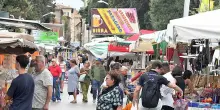 Un residente: "Spostiamo parte delle bancarelle di viale Trento"