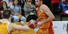 Vuelle sfida Tezenis a Verona: partita decisiva per i playoff di basket A2