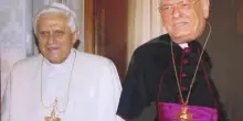 L’omaggio a mons. Pietro Sambi, il prelato ‘pellegrino di pace’