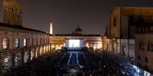 Cinema sotto le stelle a Bologna: quando inizia la rassegna in piazza Maggiore