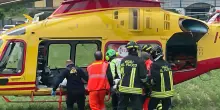 Violento scontro tra auto e scooter. Due feriti gravi portati a Torrette