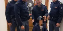Bimbo di quattro anni gira da solo in città: soccorso dalla polizia