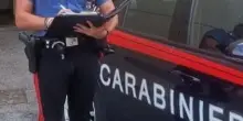 Aggressore denunciato. Palpeggia una ragazza e picchia il fidanzato