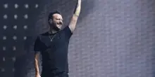 Cesare Cremonini incanta San Siro: 60mila in visibilio