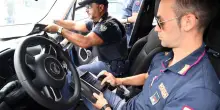 Truffava papabili affittuari. Arrestata una finta agente: "Se dai la caparra, la casa è tua"