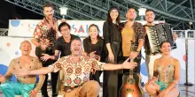 Il liscio di Mirko Casadei unisce Italia e Giappone all’Expo di Osaka e lo trasforma in una balera romagnola / Video